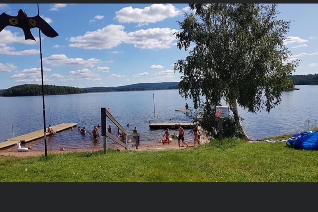 Egen Stuga Och Vedeldad Bastu Linghed Eksteriør billede