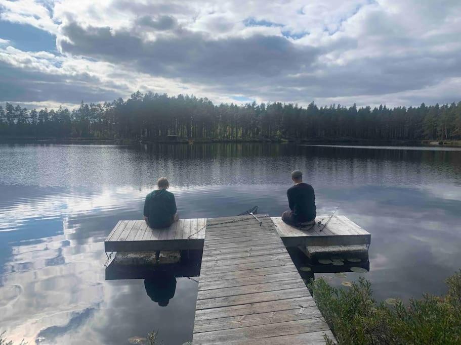 Egen Stuga Och Vedeldad Bastu Linghed Eksteriør billede